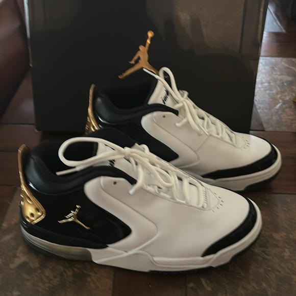 Nike Air Jordan Premium Metallic Gold Athletic Shoes - Picture 2 of 9